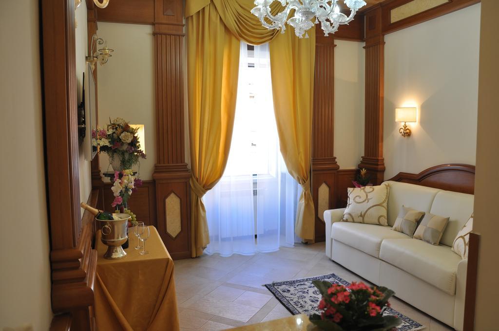 Imperial Crown Apartment Rom